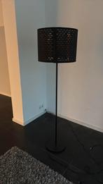 Gratis afhalen: IKEA staande lamp (zonder peertje), Huis en Inrichting, Lampen | Vloerlampen, Ophalen, Zo goed als nieuw, 150 tot 200 cm