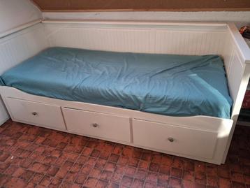IKEA Hemnes Bedbank - Uitschuifbaar tot 2-persoons beschikbaar voor biedingen