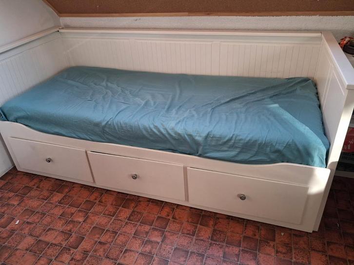 IKEA Hemnes Bedbank - Uitschuifbaar tot 2-persoons, Huis en Inrichting, Slaapkamer | Bedden, Gebruikt, Tweepersoons, 160 cm, 200 cm