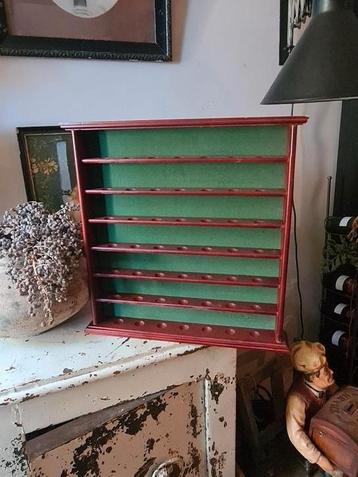 Verzameldisplay voor golfballen. beschikbaar voor biedingen