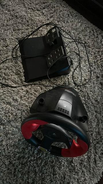 Logitech force feedback stuur en pedalen beschikbaar voor biedingen