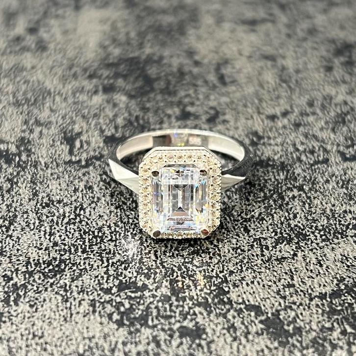 14 karaat witgouden ring prachtig model nieuw, Sieraden, Tassen en Uiterlijk, Ringen, Zo goed als nieuw, Ophalen of Verzenden