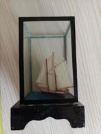 Model schip boot in vitrine, Hobby en Vrije tijd, Modelbouw | Boten en Schepen, Ophalen, Gebruikt, Overige merken