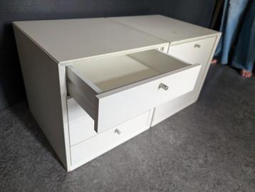 2 Pastoe kastjes beschikbaar voor biedingen