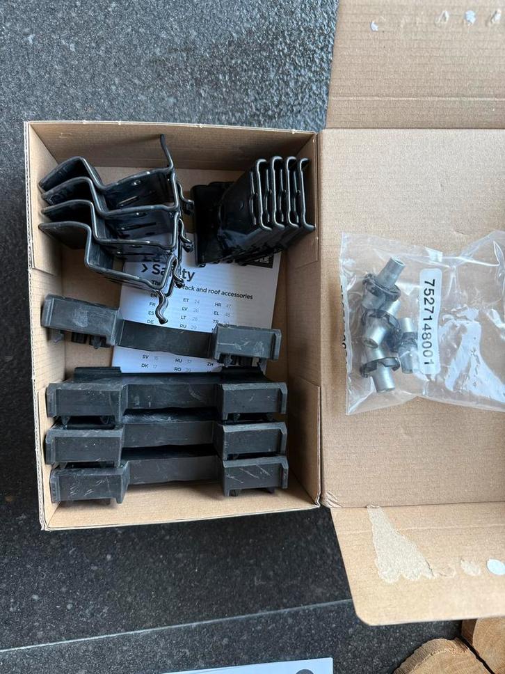 Thule Kit 186044 / EVO 6044 – Lexus RX (flush rails), Auto diversen, Dakdragers, Zo goed als nieuw, Ophalen of Verzenden