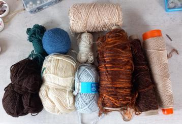 wol (18) losse bollen 380 gram 4 klossen 1000 gram beschikbaar voor biedingen