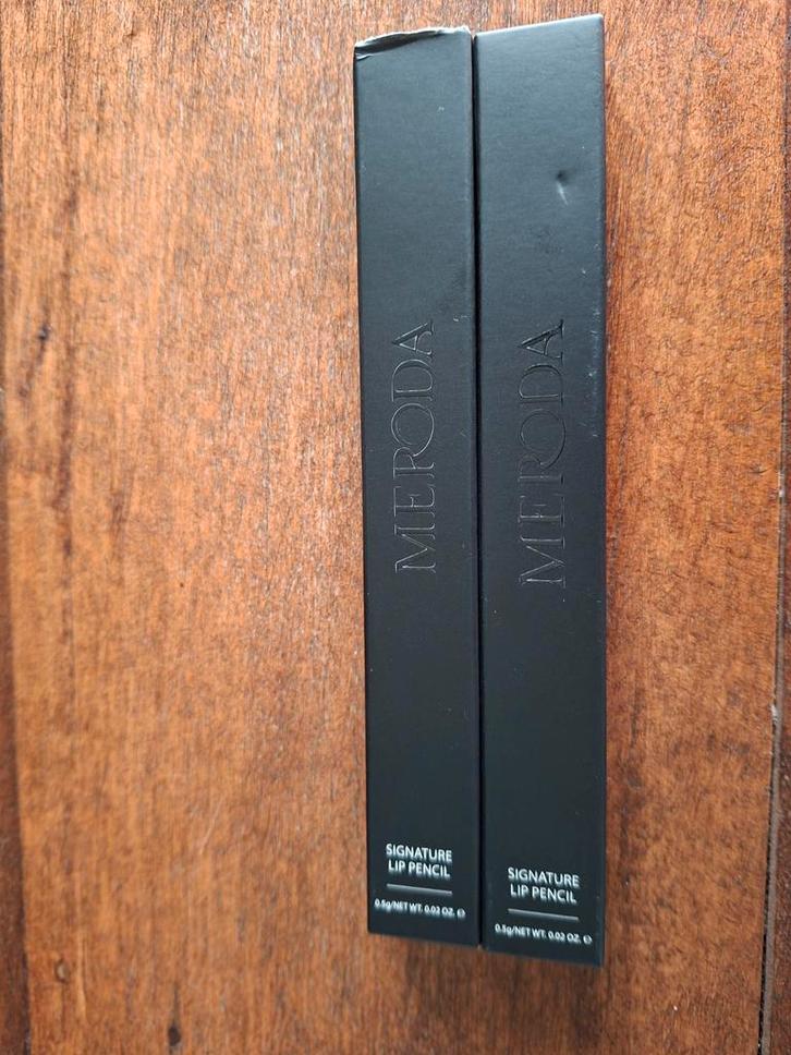 Meroda Signature Lip Pencil - Berry (2 stuks), Sieraden, Tassen en Uiterlijk, Uiterlijk | Cosmetica en Make-up, Nieuw, Make-up