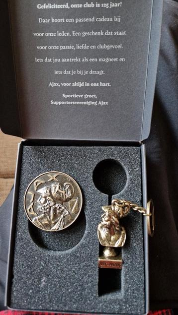 Ajax 125 Jaar Sleutelhanger & Magneet Set beschikbaar voor biedingen