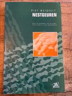 Nestgeuren - Piet Weisfelt, Boeken, Ophalen of Verzenden, Gelezen, Overige onderwerpen