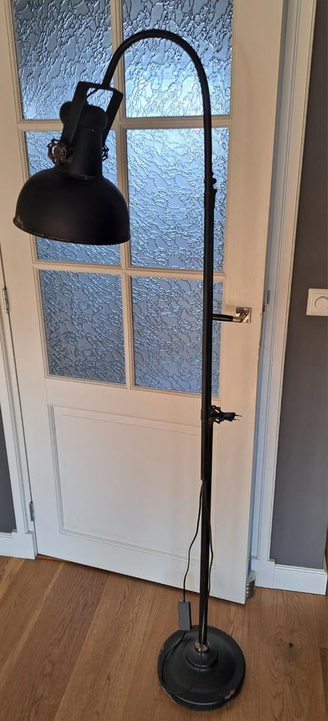 Stoere vloerlamp in oude look, Ophalen, Zo goed als nieuw, 150 tot 200 cm