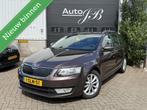 Skoda Octavia Combi 1.2 TSI AMBITION | LEER | TREKHAAK | NL!, Auto's, Skoda, Voorwielaandrijving, Euro 5, Gebruikt, 1147 kg