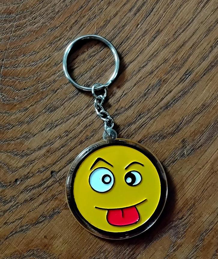 Sleutelhanger met grote smiley - emoji, Verzamelen, Sleutelhangers, Nieuw, Ophalen of Verzenden