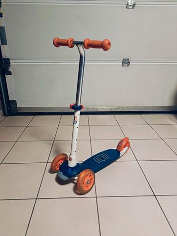 Kinderstep met led wielen beschikbaar voor biedingen