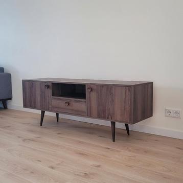 Retro/vintage look tv meubel Kwantum beschikbaar voor biedingen