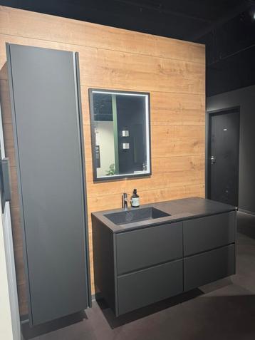 Showroom - Tinta dark grey Kvik beschikbaar voor biedingen