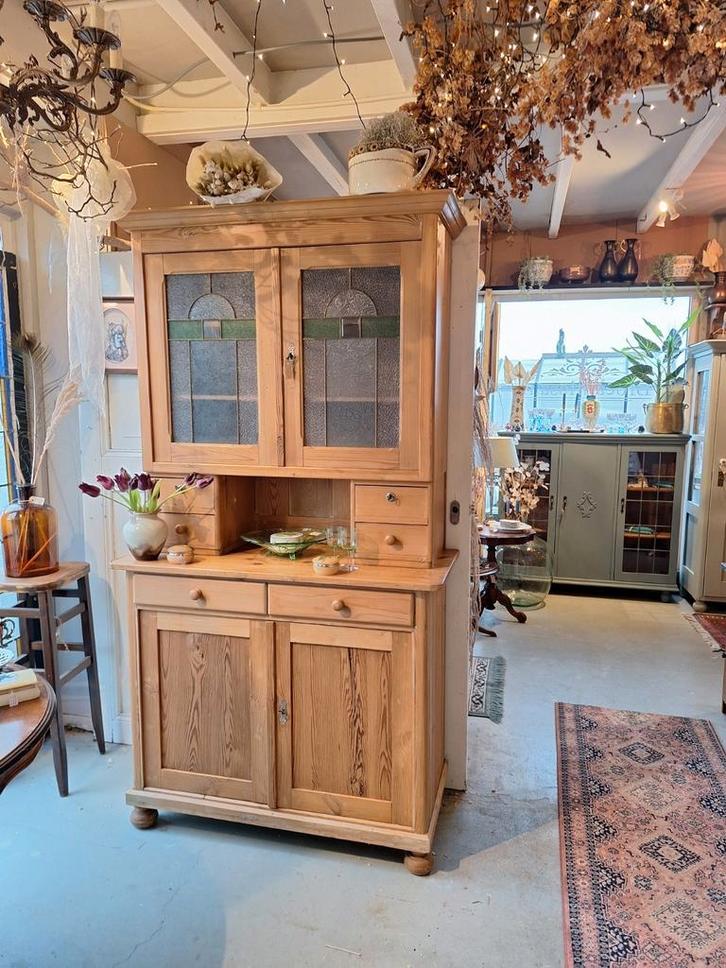 Grenen buffetkast Met glas in lood, Huis en Inrichting, Kasten | Buffetkasten, Zo goed als nieuw, 100 tot 150 cm, 25 tot 50 cm