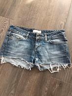 Bershka size38, Kleding | Dames, Spijkerbroeken en Jeans, Ophalen of Verzenden, Zo goed als nieuw