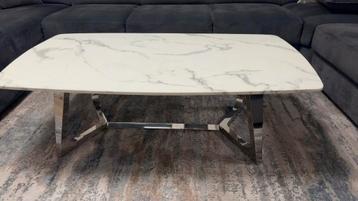 Marmeren salontafel beschikbaar voor biedingen