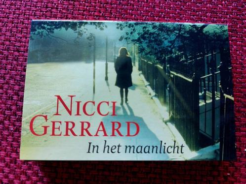 In het maanlicht- Nicci Gerrard - dwarsligger 232, Boeken, Thrillers, Nieuw, Nederland, Ophalen of Verzenden
