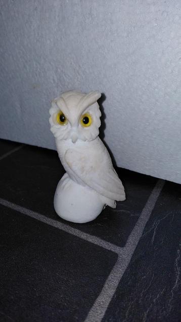 Uilenbeeldjes beschikbaar voor biedingen