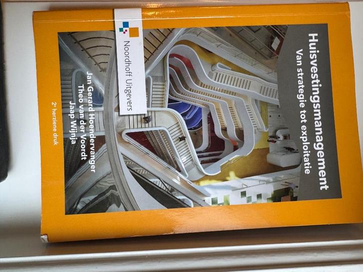Huisvestingsmanagement – Van strategie tot exploita, Boeken, Studieboeken en Cursussen, Zo goed als nieuw, HBO, Beta, Ophalen of Verzenden