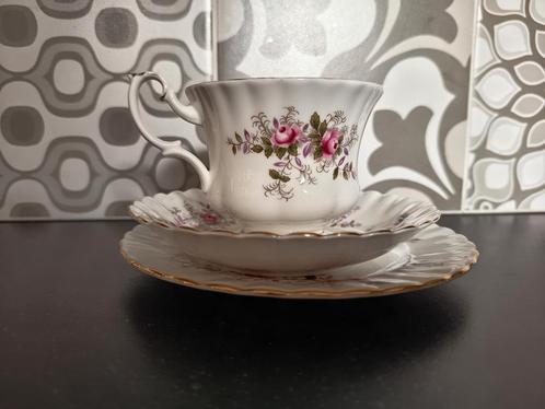Royal Albert Lavender Rose, Antiek en Kunst, Antiek | Porselein, Ophalen of Verzenden
