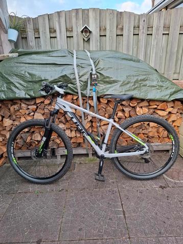 MTB Cube Attention Grey / green 2019 beschikbaar voor biedingen