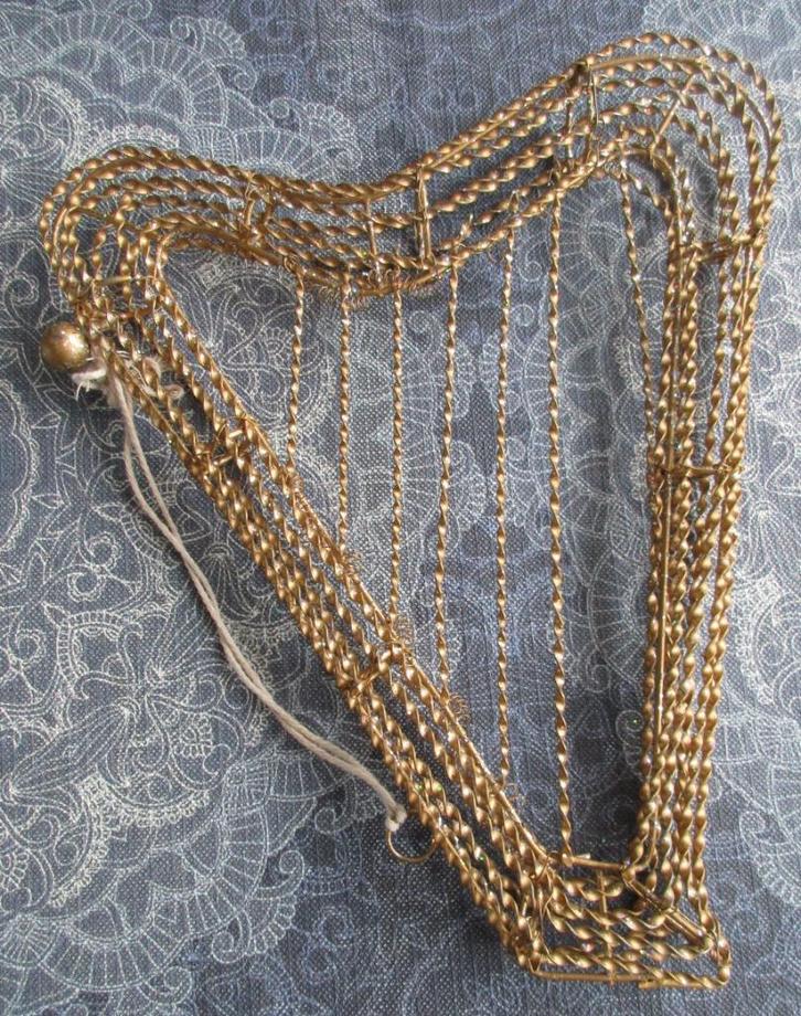 goudkleurige metalen harp 30 cm - decoratie -, Huis en Inrichting, Woonaccessoires | Wanddecoraties, Zo goed als nieuw, Ophalen of Verzenden