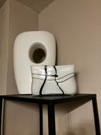 Vaas modern zwart wit, Ophalen of Verzenden, Zo goed als nieuw, Wit, Minder dan 50 cm