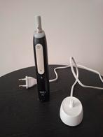 Oral B tandenborstel en oplader, Sieraden, Tassen en Uiterlijk, Uiterlijk | Mondverzorging, Ophalen of Verzenden