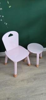 Lief licht roze stoeltje en krukje, Kinderen en Baby's, Kinderkamer | Tafels en Stoelen, Ophalen, Zo goed als nieuw, Tafel(s) en Stoel(en)