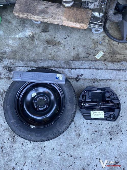 Peugeot 207 2012. Krikset met reservewiel, Auto diversen, Autogereedschap, Zo goed als nieuw, Ophalen