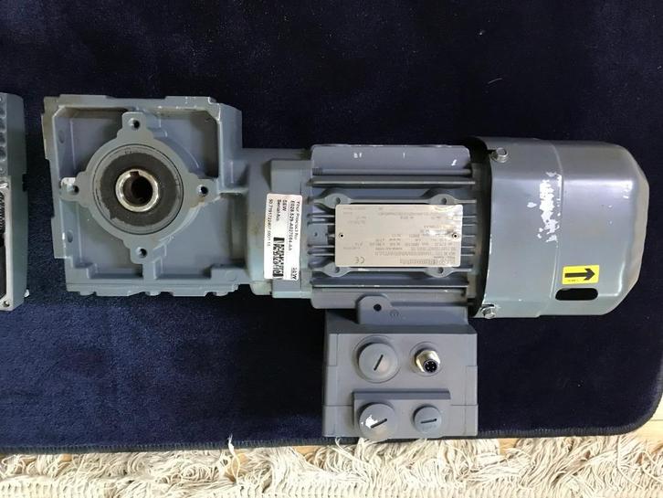 SEW tandwiel kast ingebouwde toeren regelaar, Doe-het-zelf en Verbouw, Elektra en Kabels, Nieuw, Overige typen, Ophalen