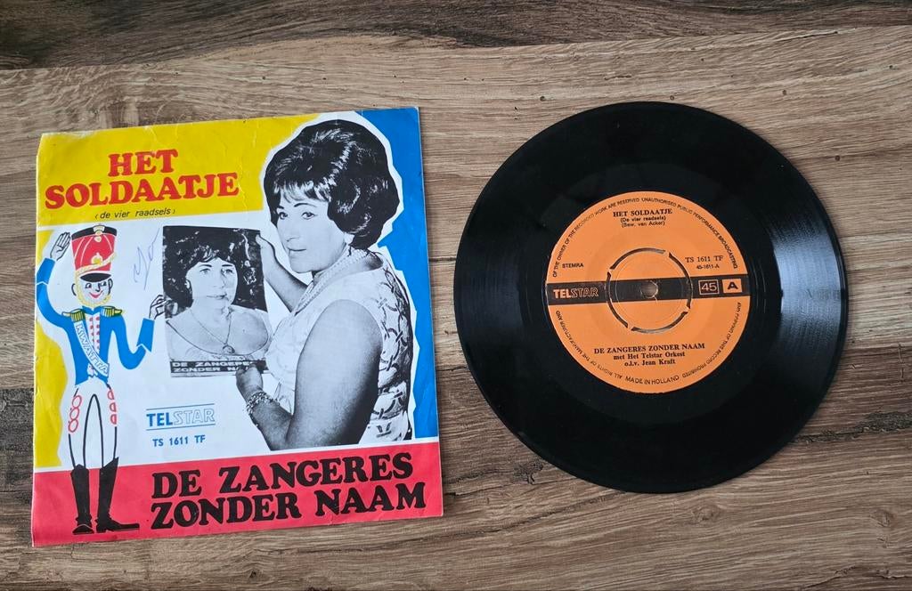 Singles Zangeres zonder Naam, het soldaatje, Ophalen of Verzenden, Gebruikt, 7 inch, Single