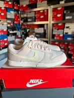 Nike Dunk Low Light Soft Pink (38), Kleding | Dames, Schoenen, Ophalen of Verzenden