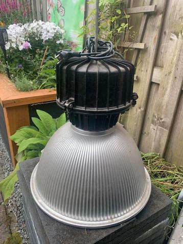 Grote design lamp vintage beschikbaar voor biedingen