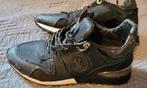 Zgan Louis Vuitton sneakers maat 36 zwart met goud zie foto', Kleding | Dames, Schoenen, Zwart, Louis Vuitton, Ophalen of Verzenden