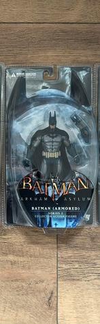 Batman armored version arkham asylum dc direct hot toys, Ophalen of Verzenden, Nieuw, Actiefiguur of Pop