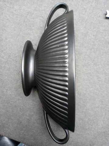 Wedgewood vintage zwarte decoratieve schaal, 60er jaren. beschikbaar voor biedingen