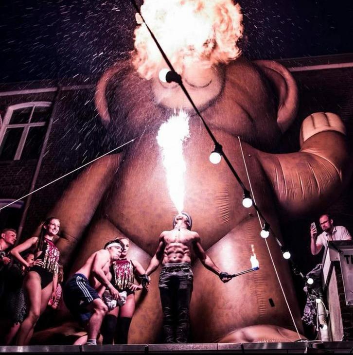 Vuurspuwer boeken of inhuren? Entertainer Nuno Fakirshow, Diensten en Vakmensen, Muzikanten, Artiesten en Dj's, Band, Dj, Orkest