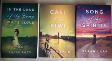 In the Land of the Long White Cloud Trilogy Sarah Lark beschikbaar voor biedingen