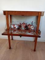 Gratis afhalen! Antiek theekastje met servies, Huis en Inrichting, Tafels | Sidetables, Ophalen, Gebruikt, Glas, 25 tot 50 cm