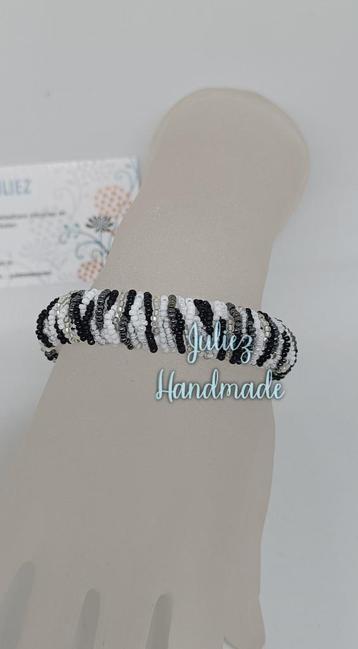 Aparte zwart-wit armband  Miyuki kraaltjes Juliez Handmade beschikbaar voor biedingen
