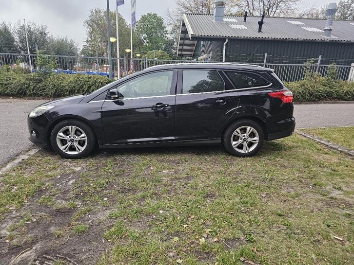 Ford Focus 1.6 Tdci 77KW Wagon 2013 Zwart (Tesla Scherm), Auto's, Ford, Particulier, Focus, ABS, Adaptieve lichten, Adaptive Cruise Control