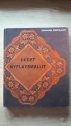 boek kantklossen door Eeva-Liisa Kortelahti, Hobby en Vrije tijd, Kantklossen, Ophalen of Verzenden, Zo goed als nieuw