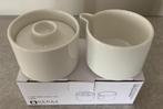 Serax servies melk en suiker nieuw design twv € 23,00 set, Huis en Inrichting, Keuken | Servies, Ophalen of Verzenden, Nieuw, Porselein