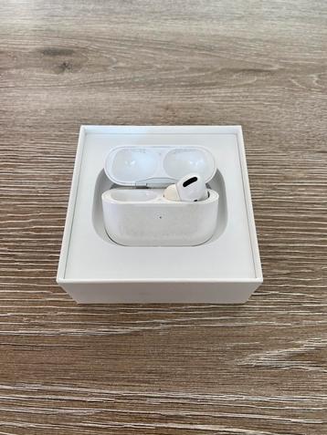 AirPods Pro – 1 oortje, case aanwezig beschikbaar voor biedingen