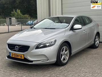 Volvo V40 1.6 D2 Momentum, Digitale Dashboard, Navi, PDC, Ve beschikbaar voor biedingen