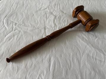 Vintage houten voorzittershamer / veilinghamer. beschikbaar voor biedingen