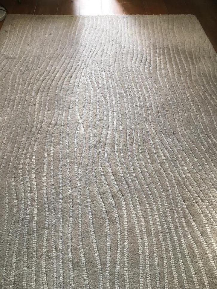 wollen vloerkleed in de kleur taupe, Huis en Inrichting, Stoffering | Tapijten en Kleden, Gebruikt, 150 tot 200 cm, 200 cm of meer